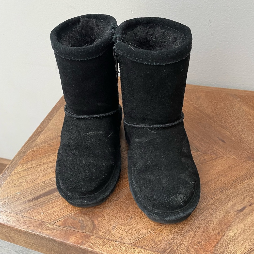 Kids Bearpaw boots